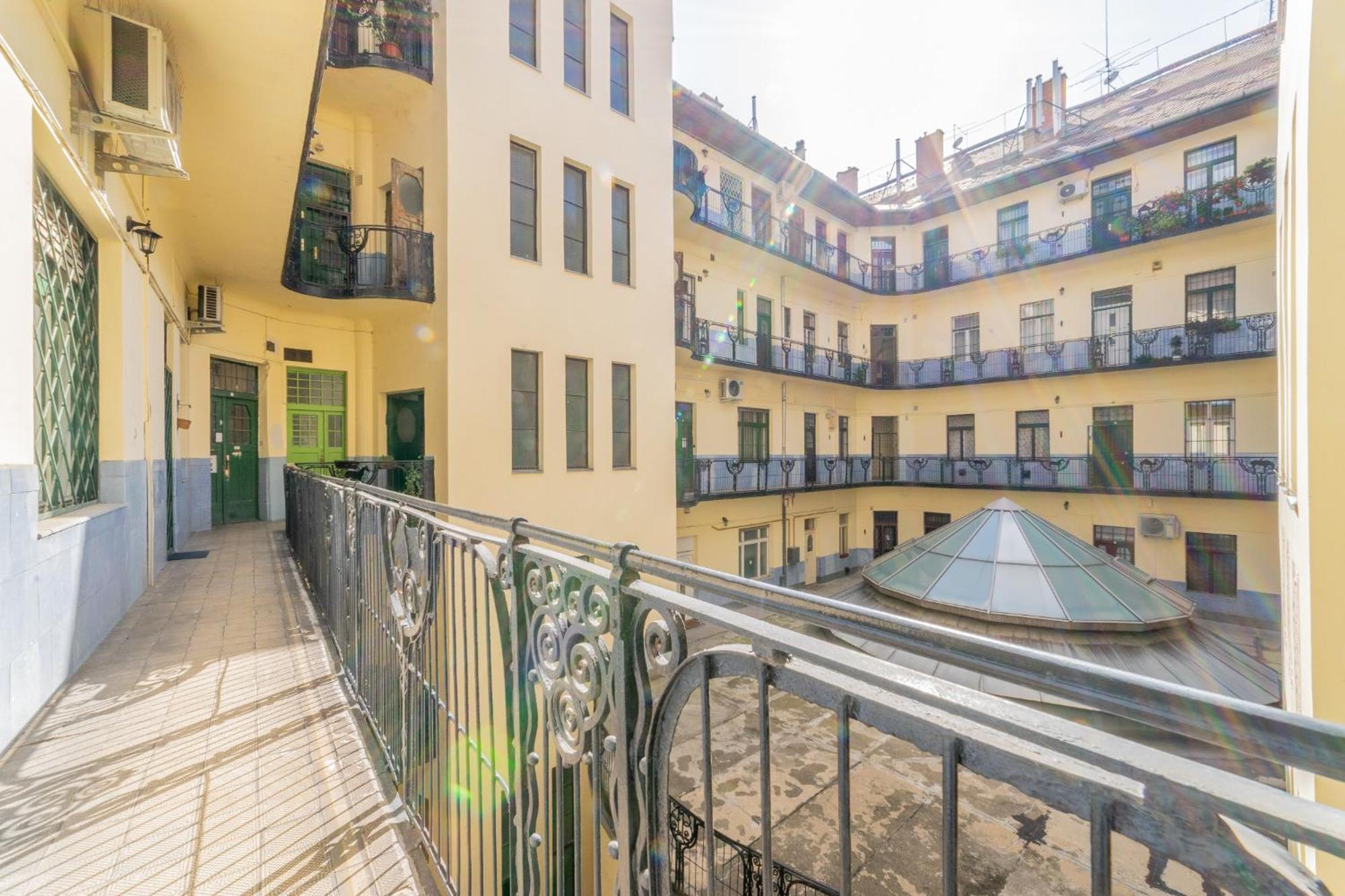 Uns Balaton Apartment Budapest